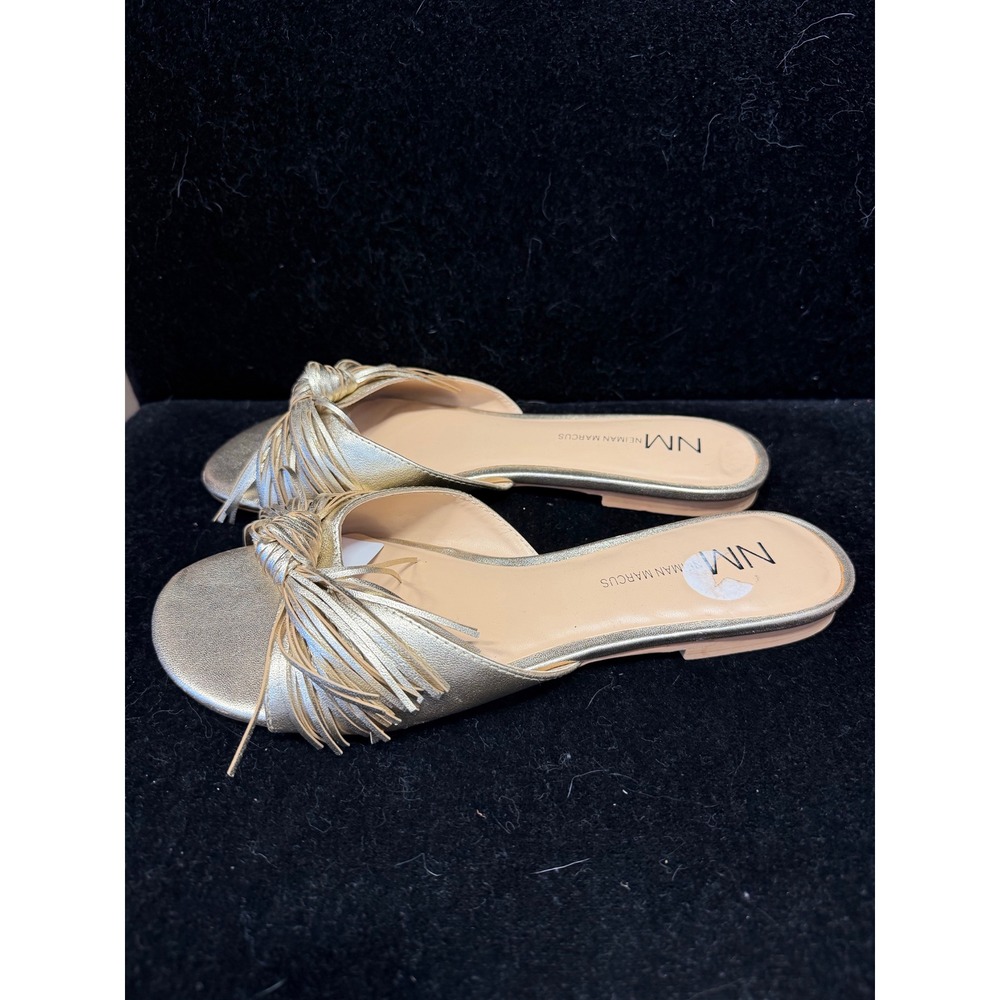 NM Neiman Marcus Gold Metallic Leather Knotted Fringe Slide Sandals Womens 9M